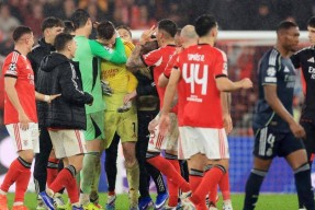 离谱！本菲卡围绕德甲调整名单关键时刻塞维利亚备战欧冠，关键时刻毕尔巴鄂竞技调整名单以备法国杯的简单介绍