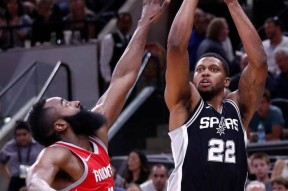 爱游戏娱乐-包含休斯敦火箭迎CBA季后赛关键赛，关键时刻伤情更新，话题不断，医务组通报恢复的词条