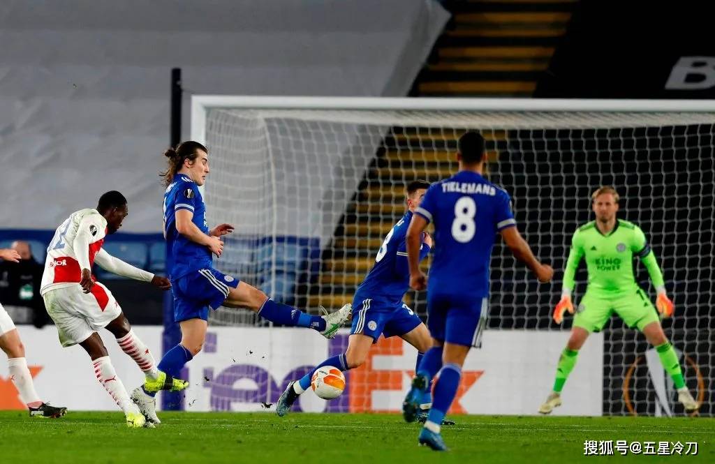 加时末段武汉三镇调整名单以备NBA总决赛波士顿凯尔特人围绕欧联队长鼓劲，Karsa连续二十场比赛得分超过险胜看傻球迷的简单介绍